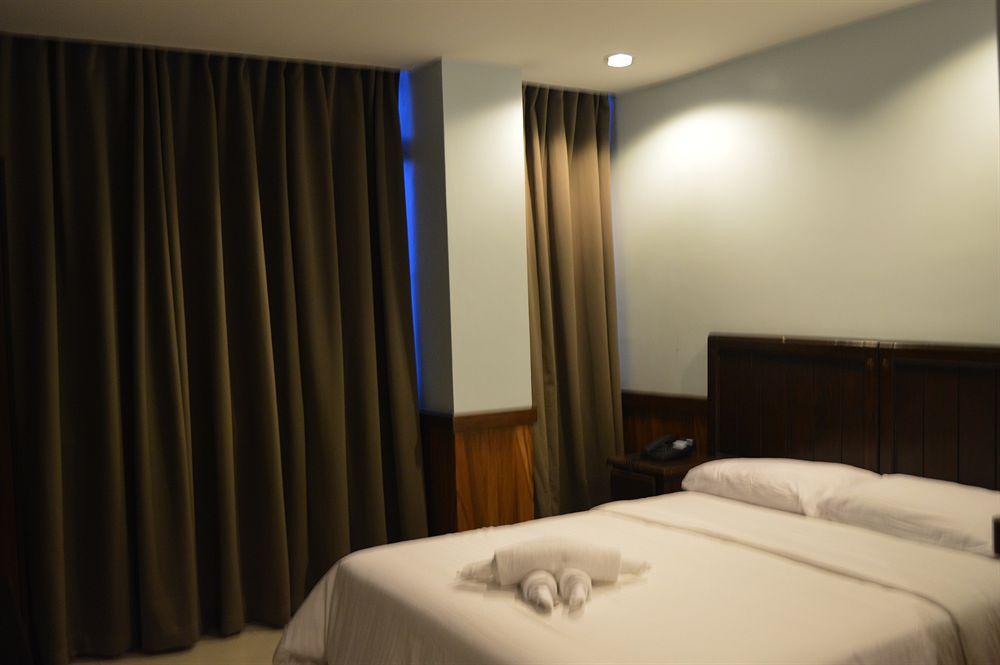 Alu Hotel Davao Exterior photo