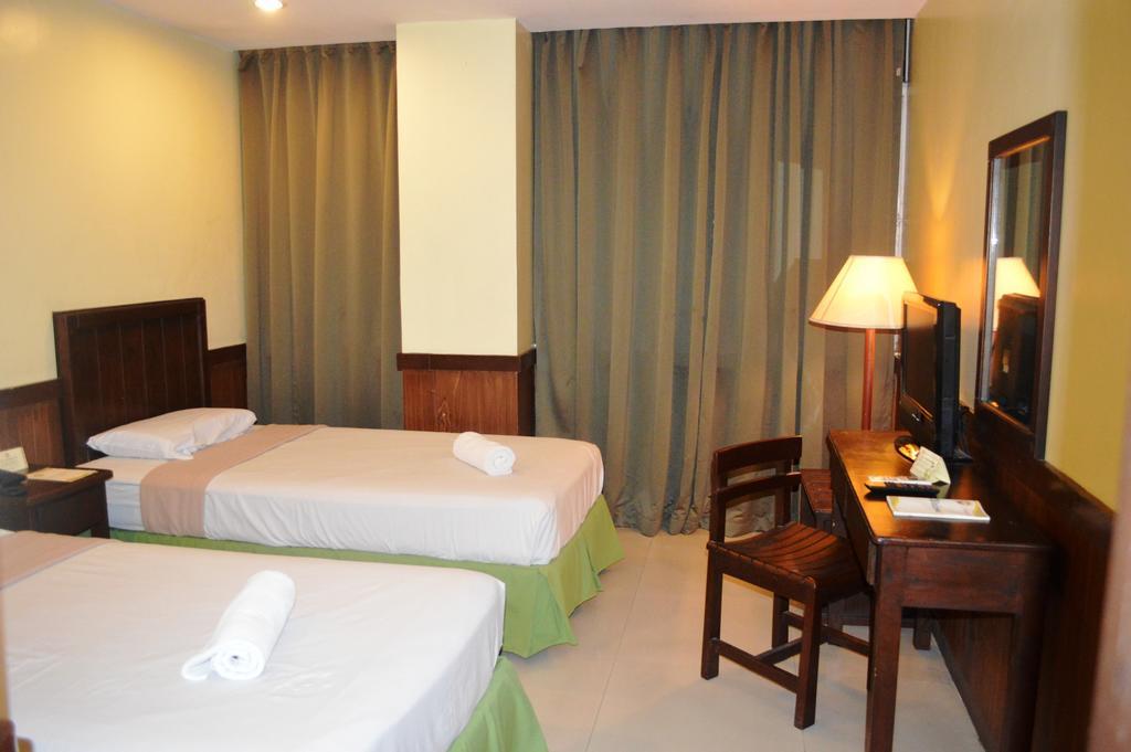 Alu Hotel Davao Exterior photo