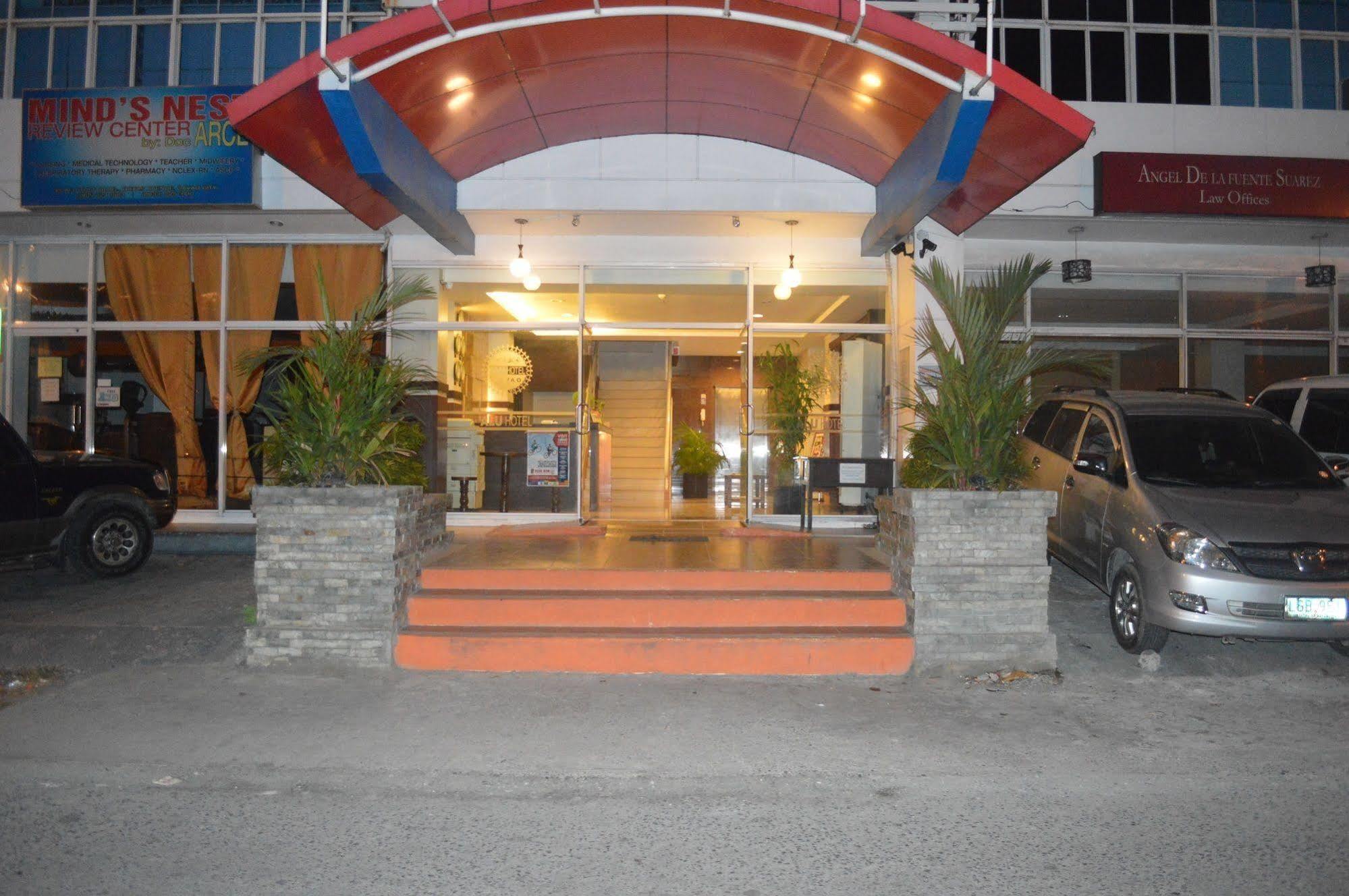Alu Hotel Davao Exterior photo
