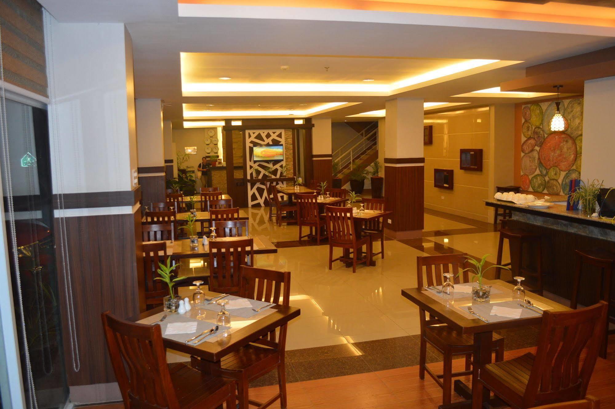 Alu Hotel Davao Exterior photo