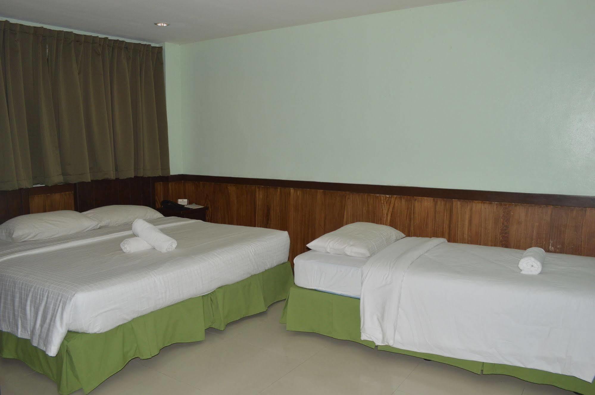 Alu Hotel Davao Exterior photo